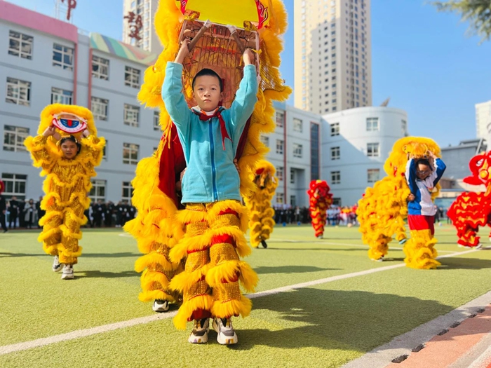 不乏对李梓